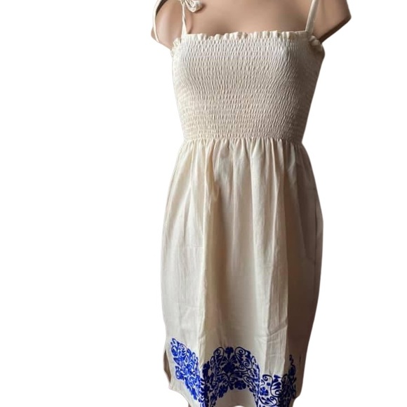 Traditional Mexican Dress from Puebla MX - Picture 2 of 3